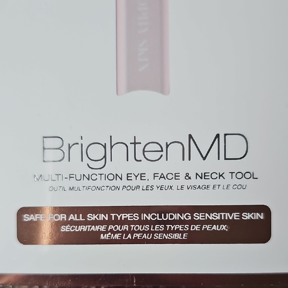 NIB Trophy Skin BrightenMD Facial Tool - Pink - Sealed - Red Light Therapy - Picture 7 of 9